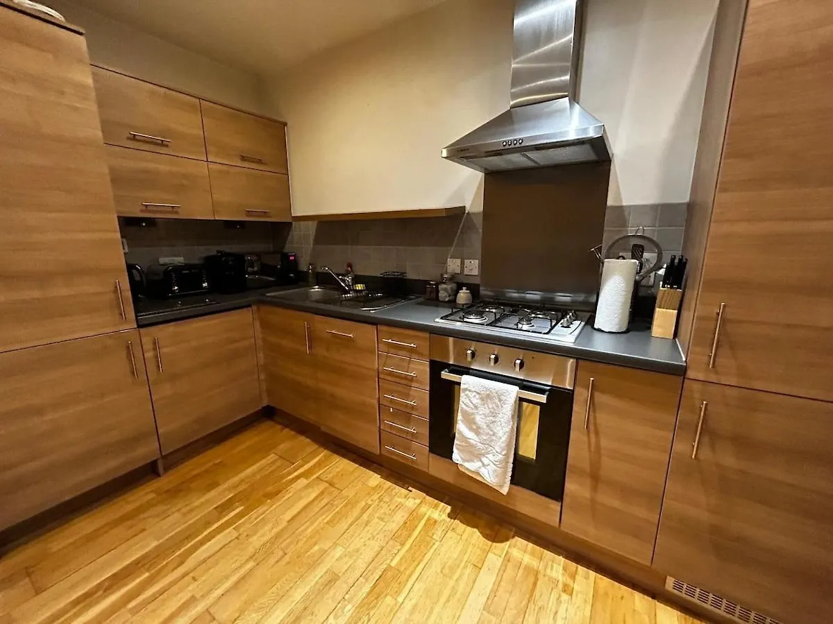 Sunny London Apartment For 4 Guests, Self Check In United Kingdom